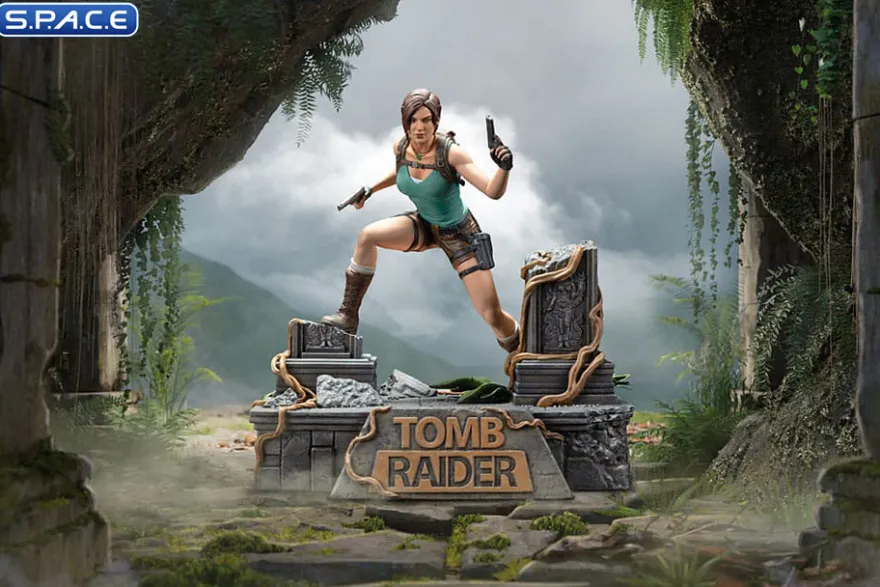 Lara Croft PVC Statue