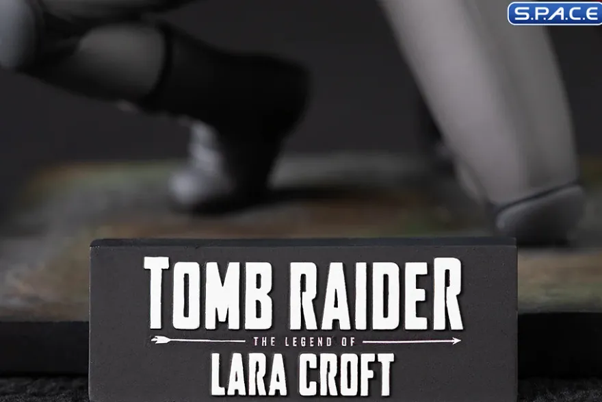 Lara Croft PVC Statue