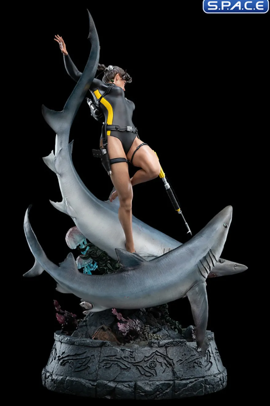 Lara Croft »Quest for Avalon« Statue