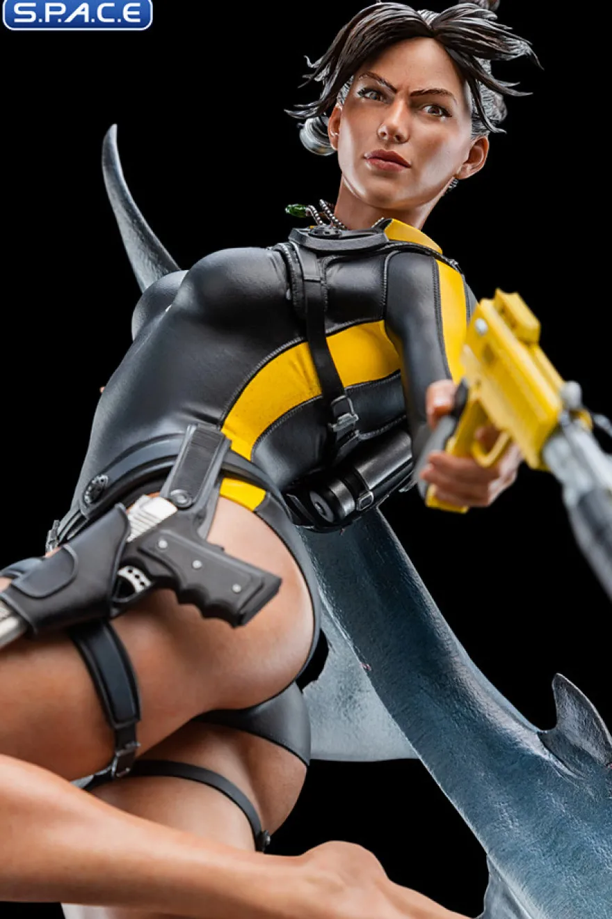 Lara Croft »Quest for Avalon« Statue