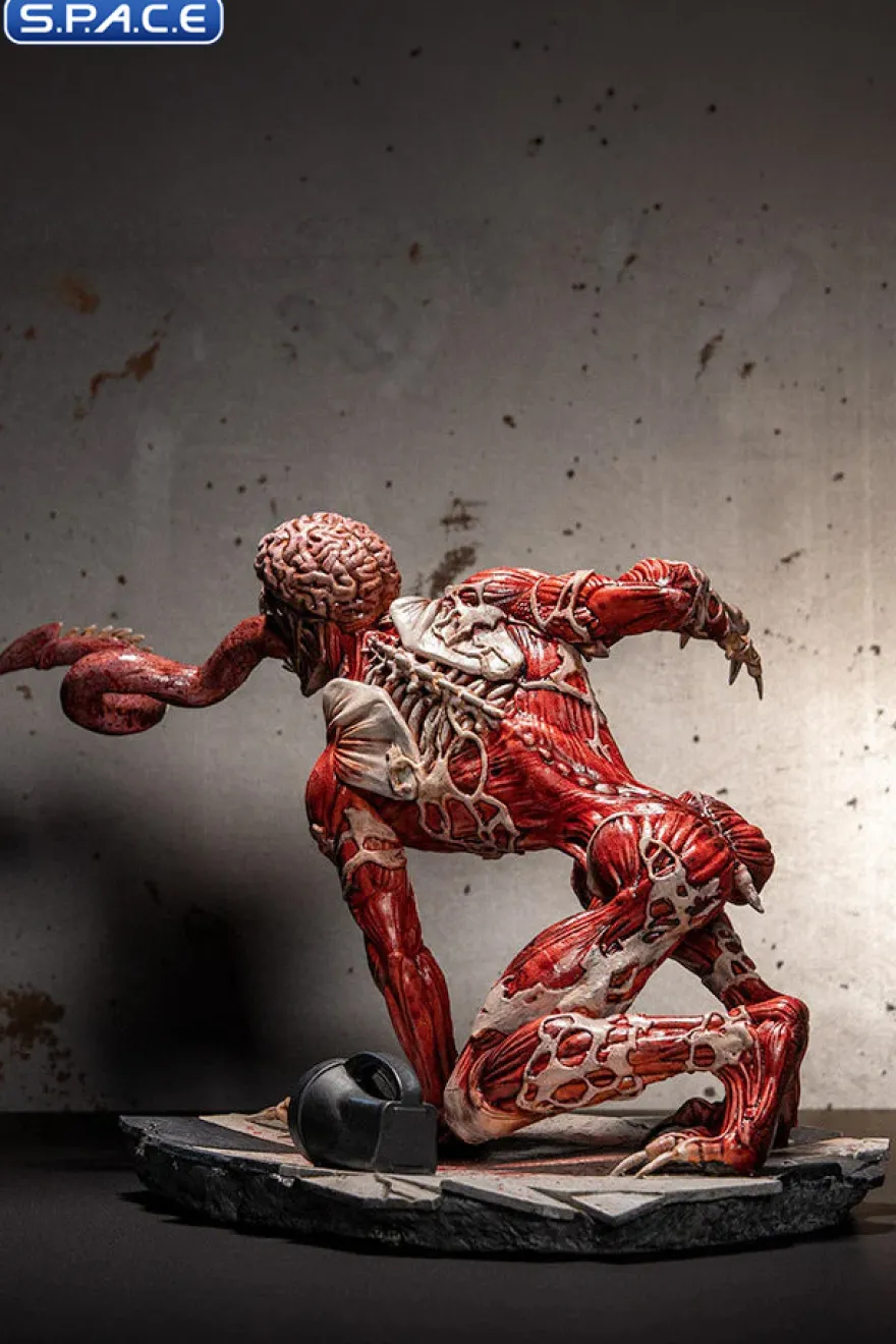 Licker Statue