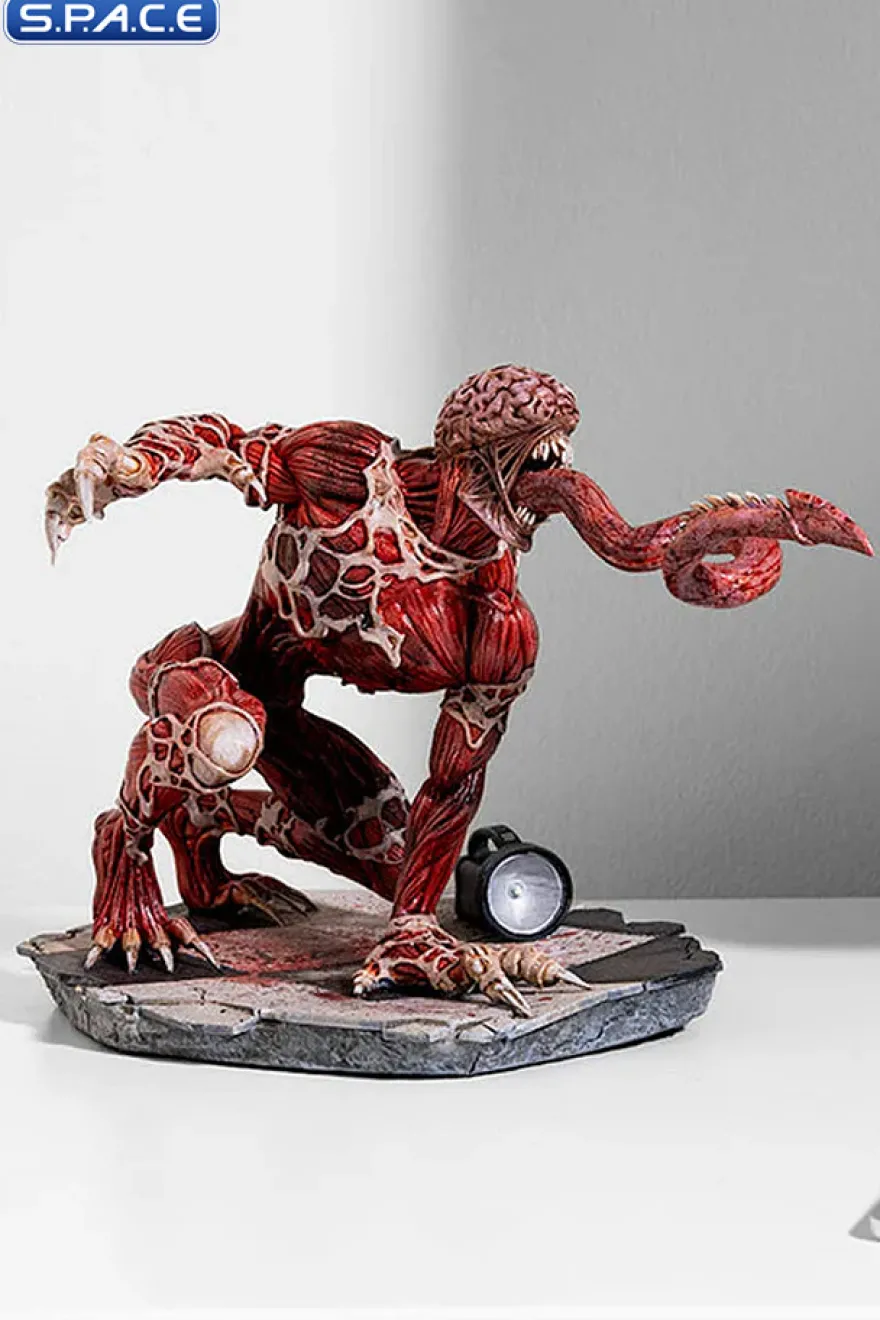 Licker Statue