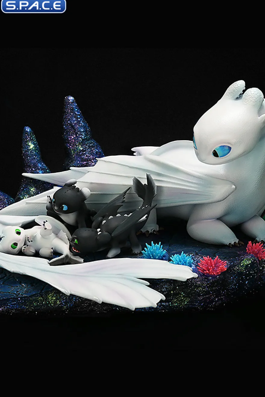 Light Fury and Night Lights Statue