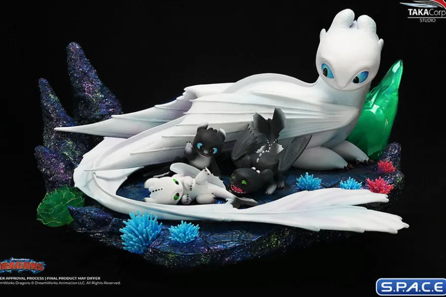 Light Fury and Night Lights Statue