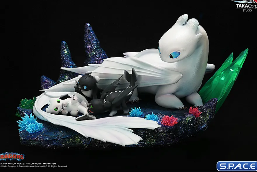 Light Fury and Night Lights Statue