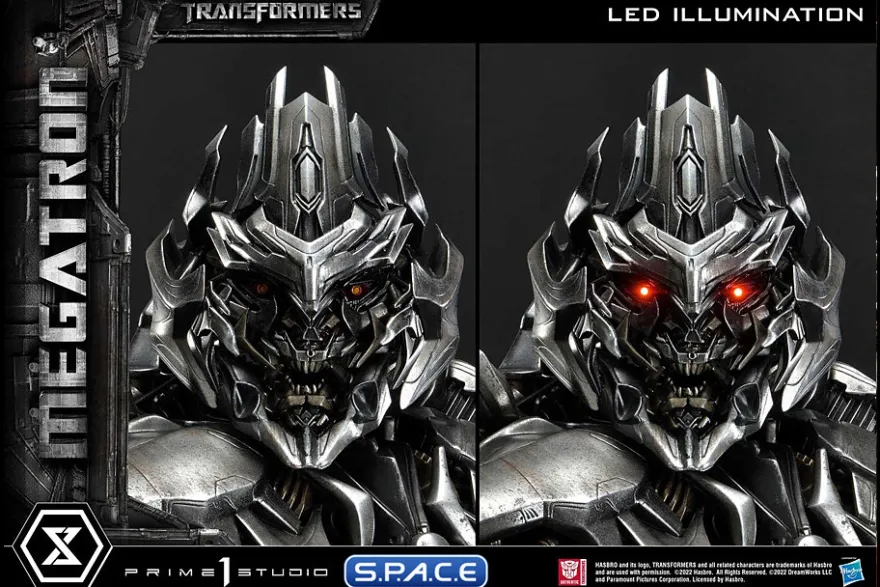 Megatron Deluxe Museum Masterline Statue