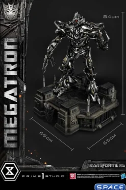 Megatron Deluxe Museum Masterline Statue