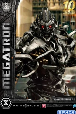 Megatron Museum Masterline Statue