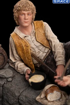 Merry and Pippin Mini-Statue