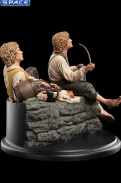 Merry and Pippin Mini-Statue