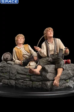 Merry and Pippin Mini-Statue