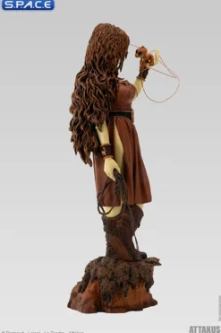 Pelisse mit Pelzchen Statue - Sepia Version