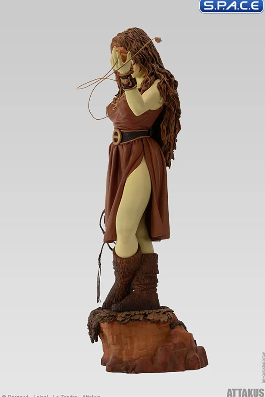 Pelisse mit Pelzchen Statue - Sepia Version