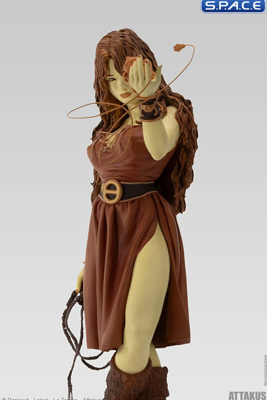 Pelisse mit Pelzchen Statue - Sepia Version