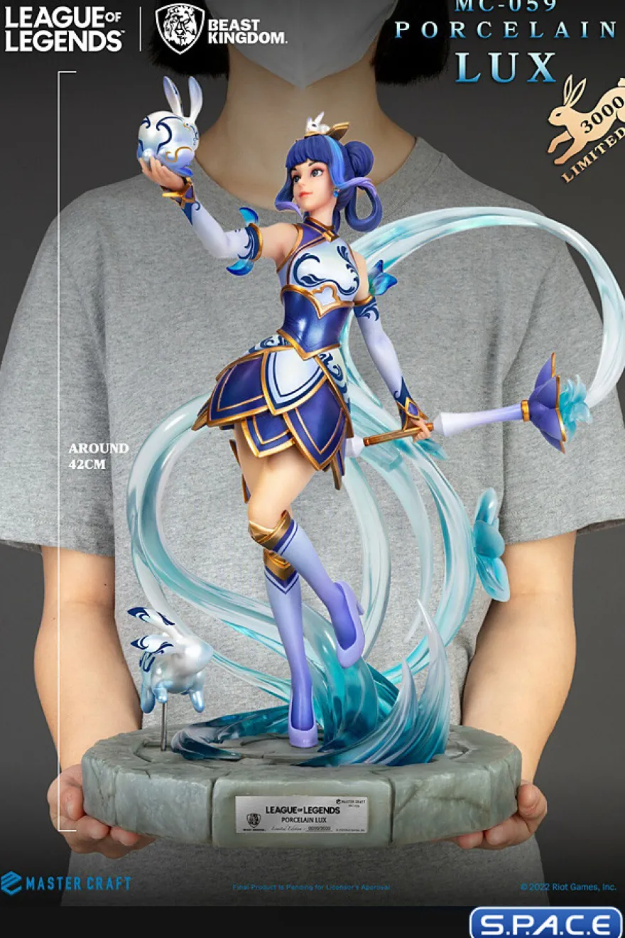 Porcelain Lux Master Craft Statue