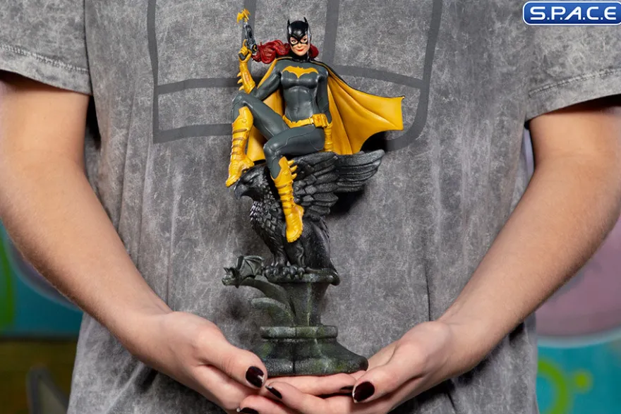 1/10 Scale Batgirl Deluxe Art Scale Statue