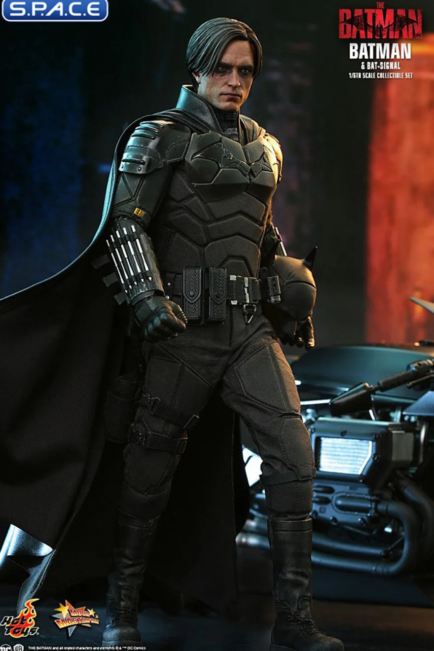 1/6 Scale Batman and Bat-Signal