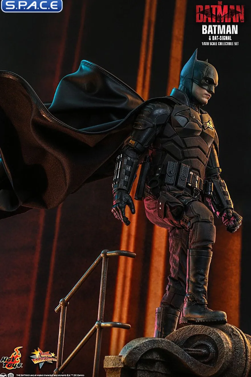 1/6 Scale Batman and Bat-Signal