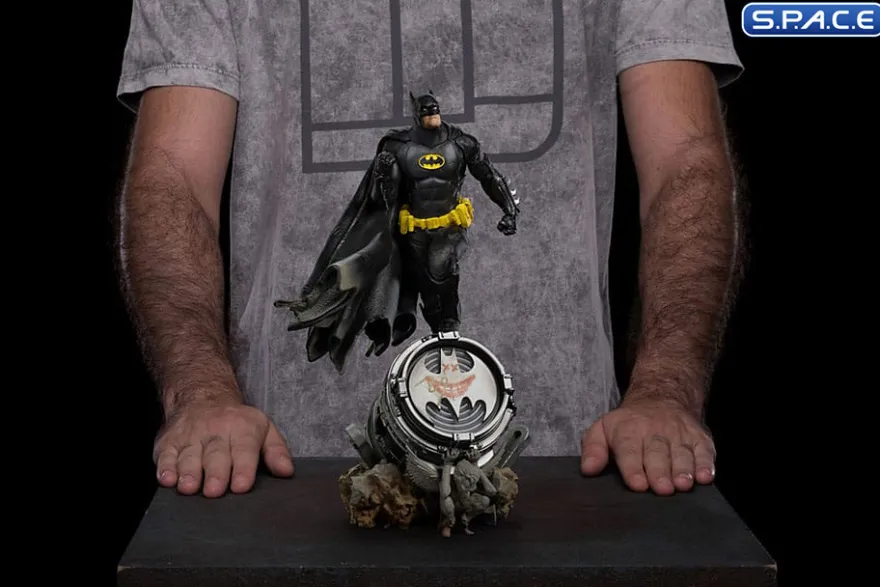 1/10 Scale Batman Deluxe Art Scale