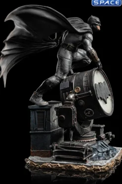 1/10 Scale Batman on Batsignal Deluxe Art Scale Statue
