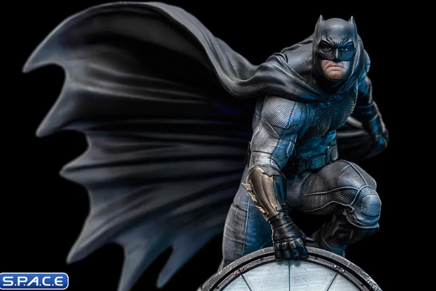 1/10 Scale Batman on Batsignal Deluxe Art Scale Statue