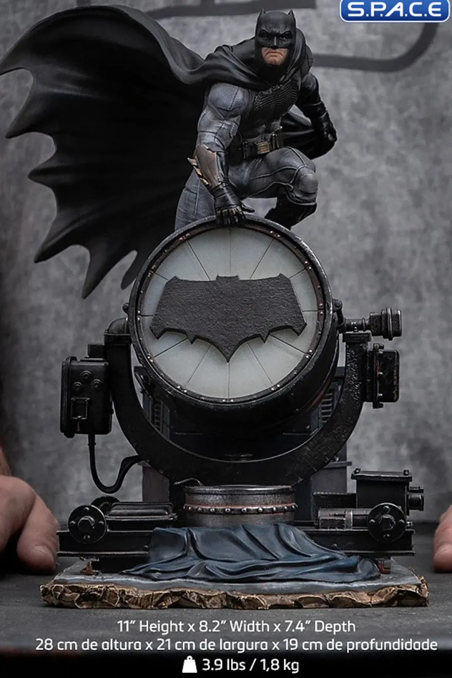 1/10 Scale Batman on Batsignal Deluxe Art Scale Statue
