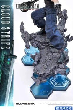 1/4 Scale Cloud Strife Square Enix Masterline Statue