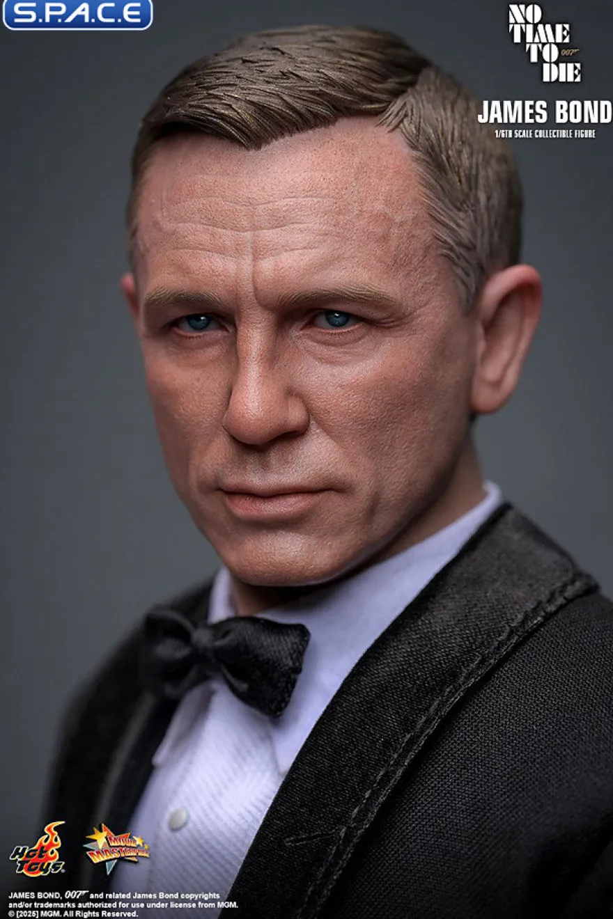 1/6 Scale Daniel Craig as James Bond
