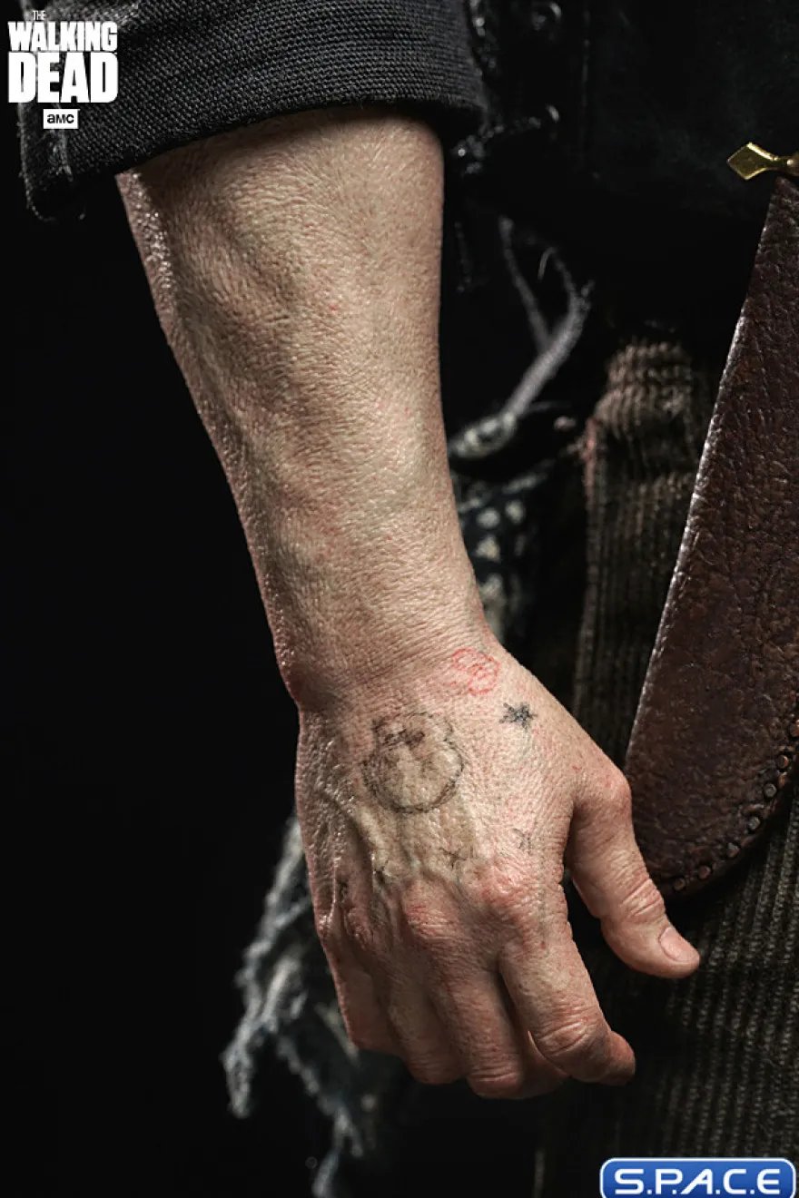 1/6 Scale Daryl Dixon - Season 8