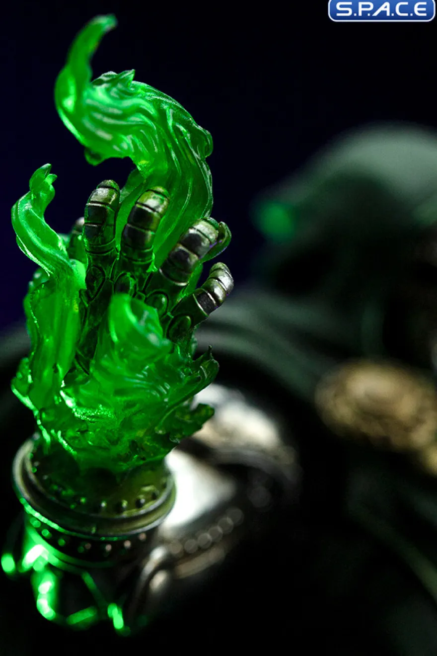 1/10 Scale Doctor Doom Deluxe Art Scale Statue
