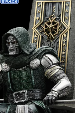 1/10 Scale Doctor Doom on Throne Deluxe Art Scale Statue
