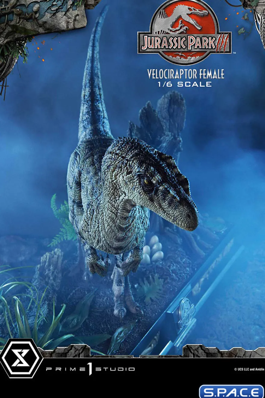 1/6 Scale Female Velociraptor Legacy Museum Collection Statue