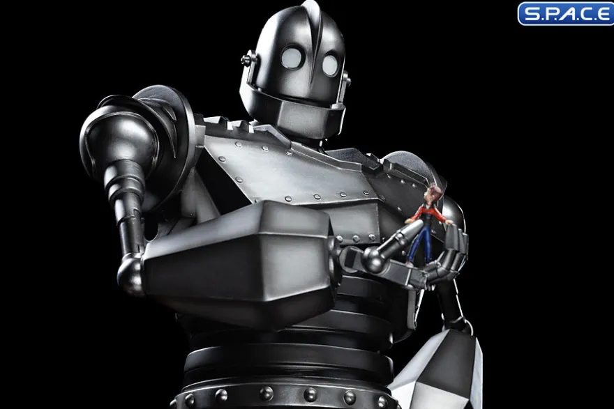1/20 Scale Iron Giant and Hogarth Hughes Demi Scale Statue