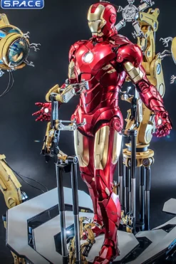 1/4 Scale Iron Man Mark IV with Suit Up Gantry QS021