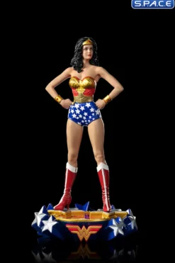 1/10 Scale Lynda Carter as Wonder Woman Deluxe Art Scale Statue