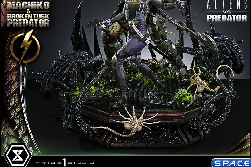 1/4 Scale Machiko & Broken Tusk Predator Ultimate Premium Masterline Statue