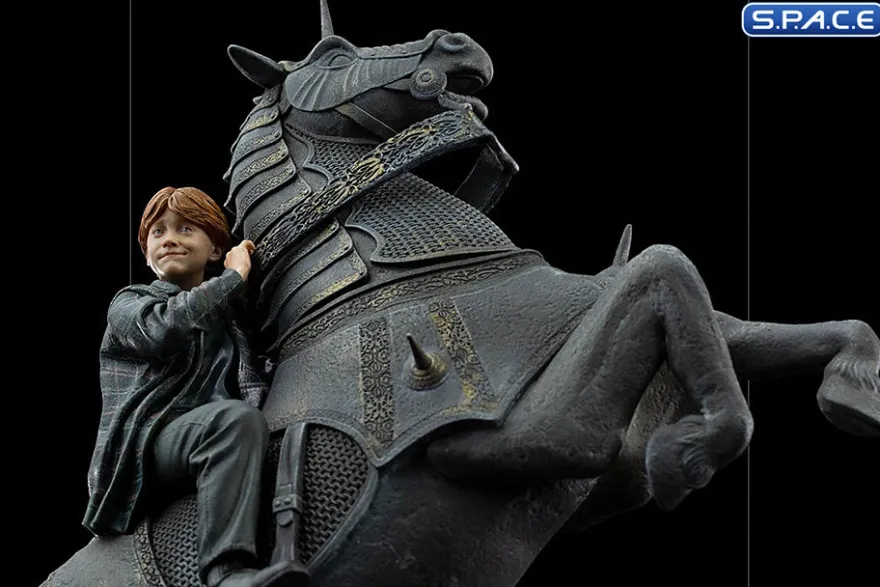 1/10 Scale Ron Weasley at the Wizard Chess Deluxe Art Scale Statue
