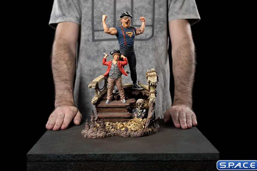 1/10 Scale Sloth & Chunk Deluxe Art Scale Statue