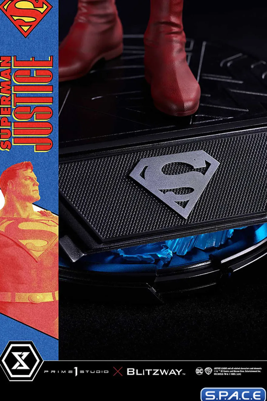 1/4 Scale Superman Premium Masterline Statue