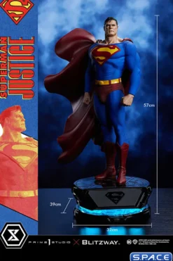 1/4 Scale Superman Premium Masterline Statue