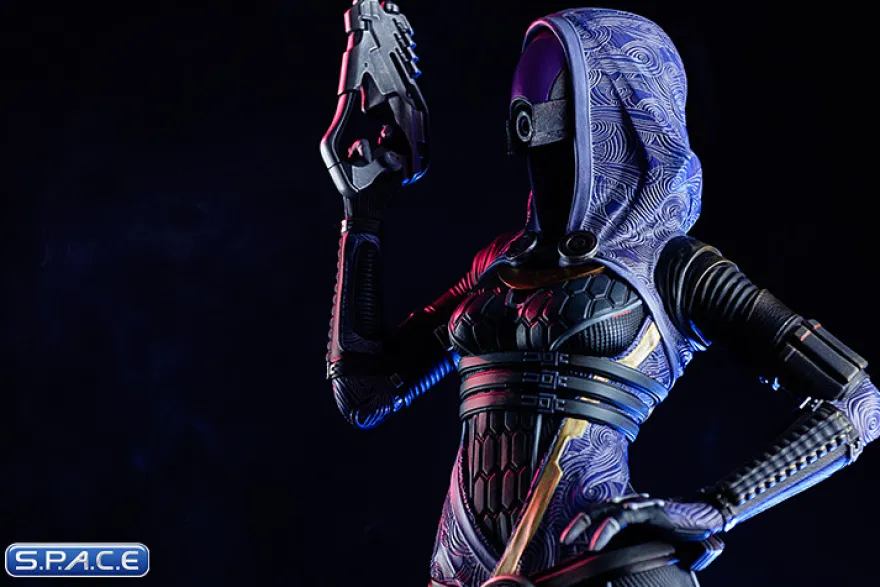 1/4 Scale Tali Zorah vas Normandy Statue