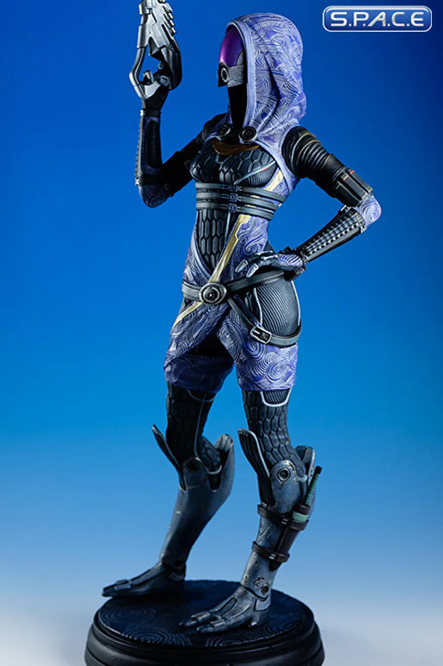 1/4 Scale Tali Zorah vas Normandy Statue