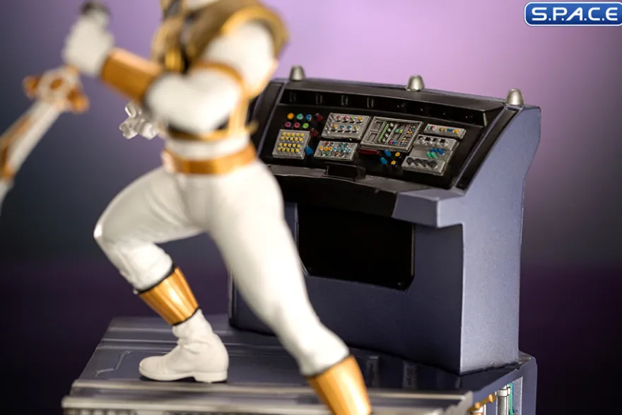 1/10 Scale White Ranger BDS Art Scale Statue