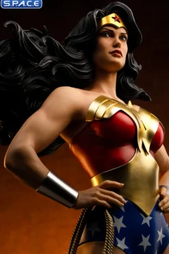 1/4 Scale Wonder Woman from DC Trinity Legacy Replica Statue