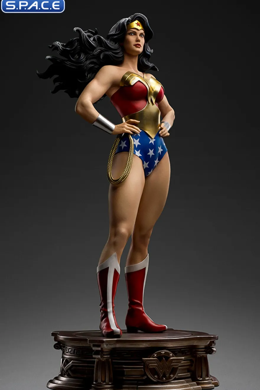 1/4 Scale Wonder Woman from DC Trinity Legacy Replica Statue