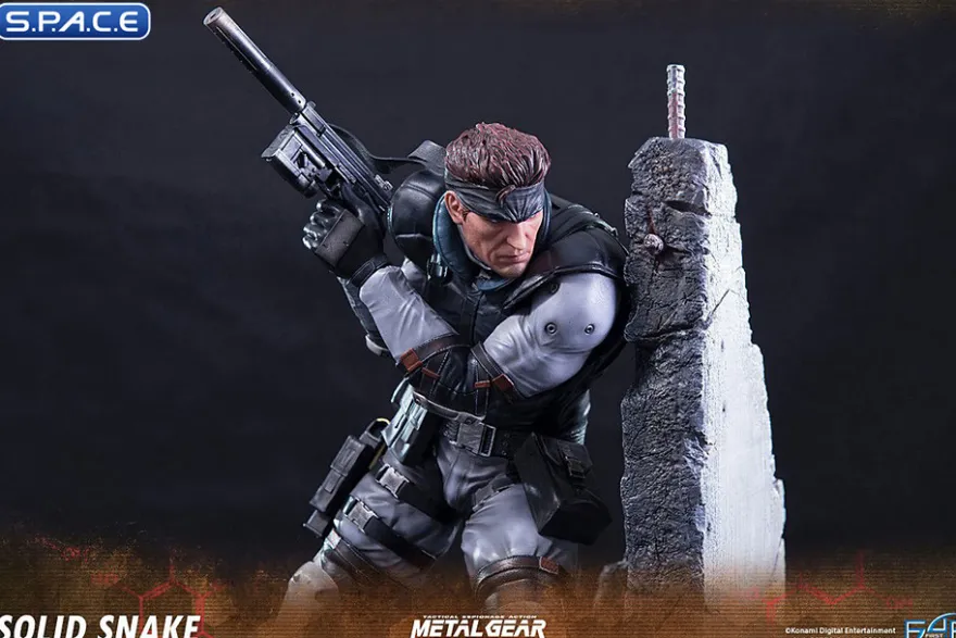 Solid Snake Statue