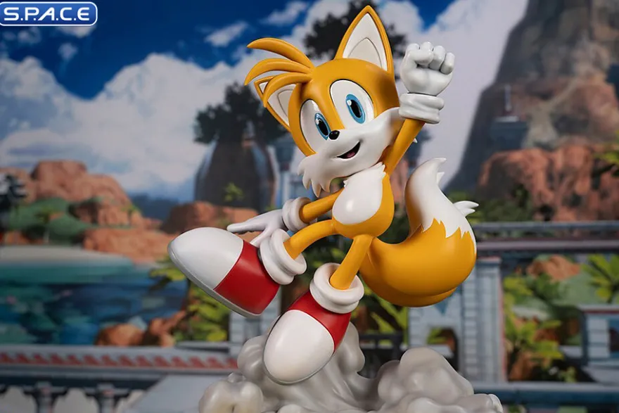 Tails Statue