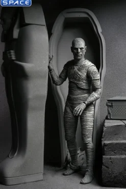 Ultimate Mummy - black & white ver.