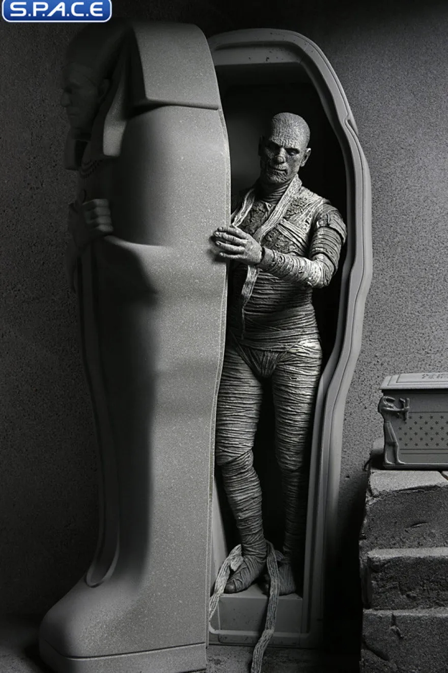 Ultimate Mummy - black & white ver.