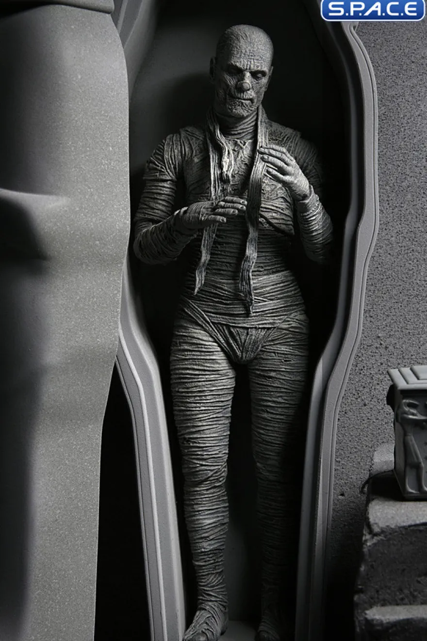 Ultimate Mummy - black & white ver.